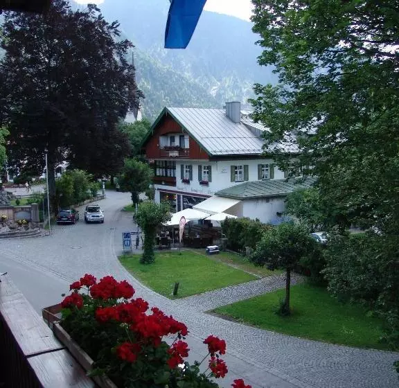 Отель Garni Königslinde Wandern, Radeln, Skifahren & Genießen