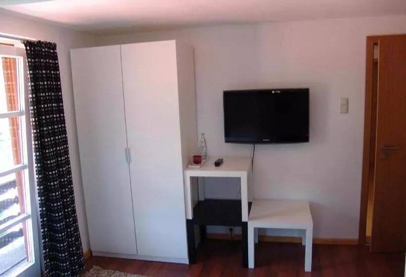 Отель Garni Königslinde Wandern, Radeln, Skifahren & Genießen