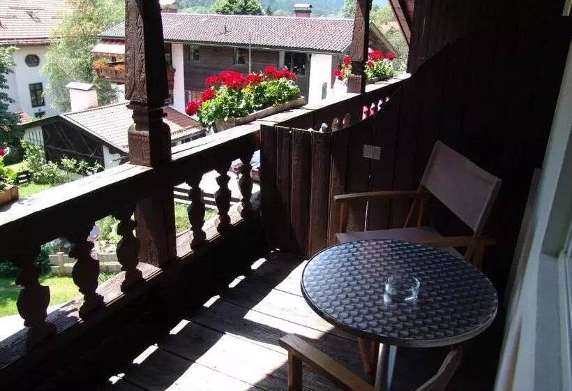 Отель Garni Königslinde Wandern, Radeln, Skifahren & Genießen