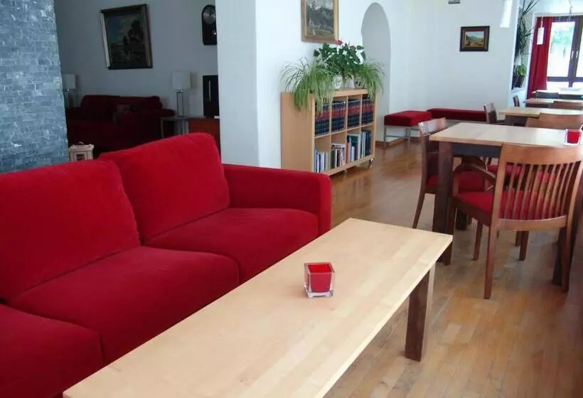 Отель Garni Königslinde Wandern, Radeln, Skifahren & Genießen