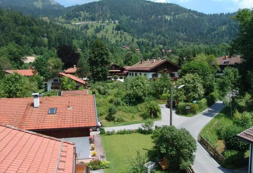 Отель Garni Königslinde Wandern, Radeln, Skifahren & Genießen