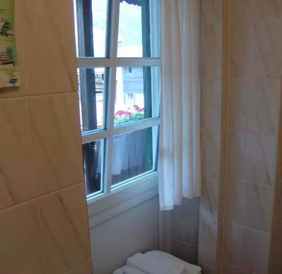 Отель Garni Königslinde Wandern, Radeln, Skifahren & Genießen