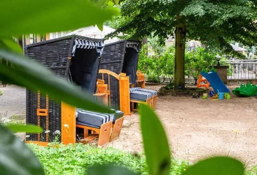 Hotelli Lindenhof Bad Schandau