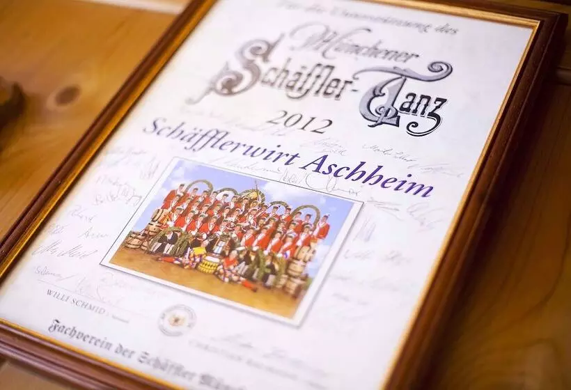 ホテル Schäfflerwirt