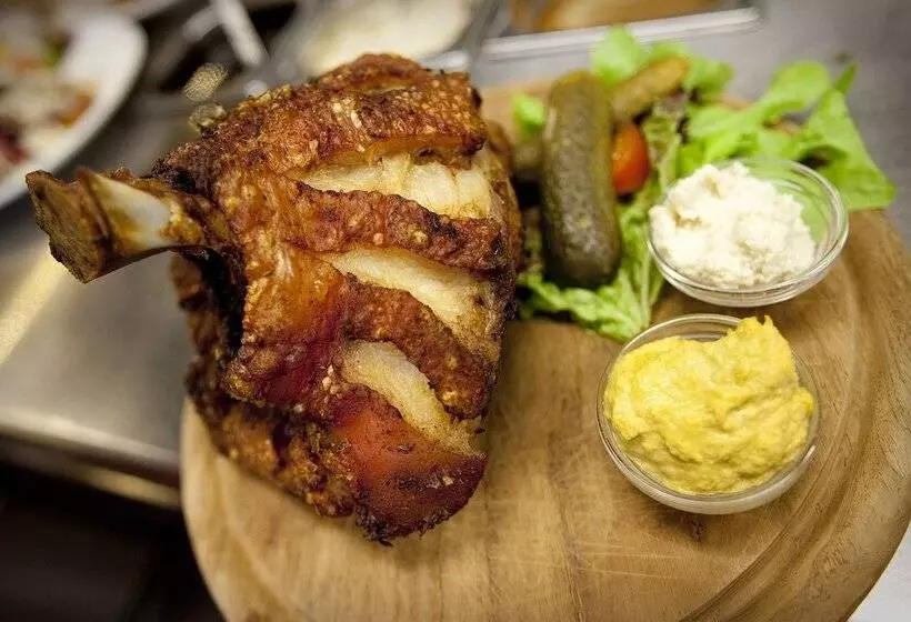 ホテル Schäfflerwirt