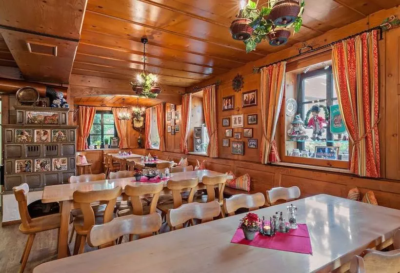 ホテル Schäfflerwirt