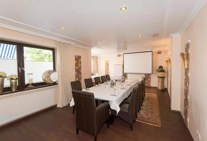 בית מלון כפרי Tiek Superior