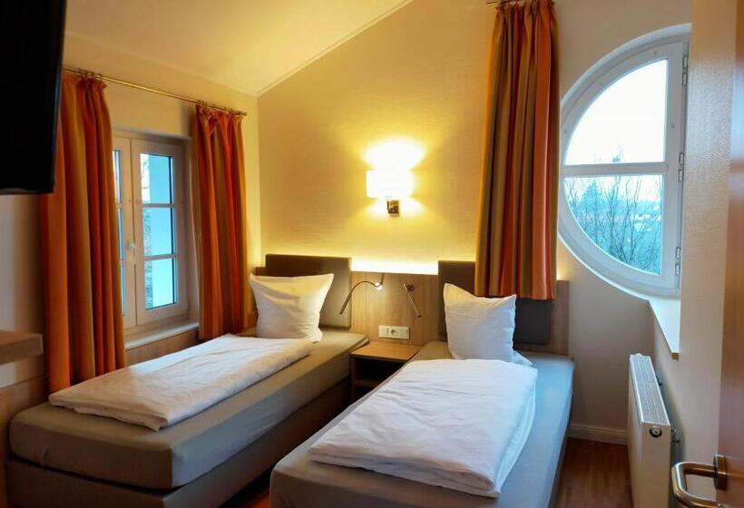 ホテル Xtra Gleis