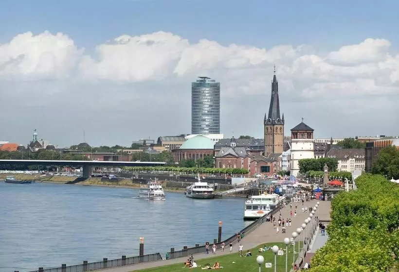 בית מלון כפרי Zum Deutschen Eck