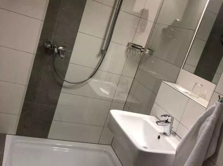 בית מלון כפרי Zum Deutschen Eck