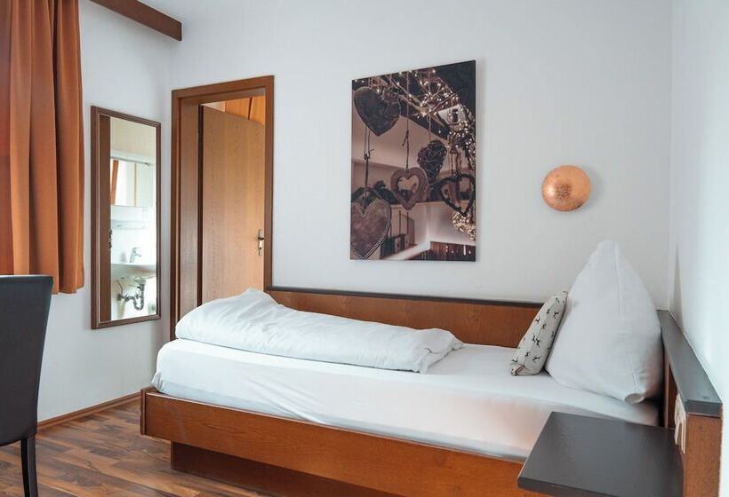 فندق Postwirt Gästehaus