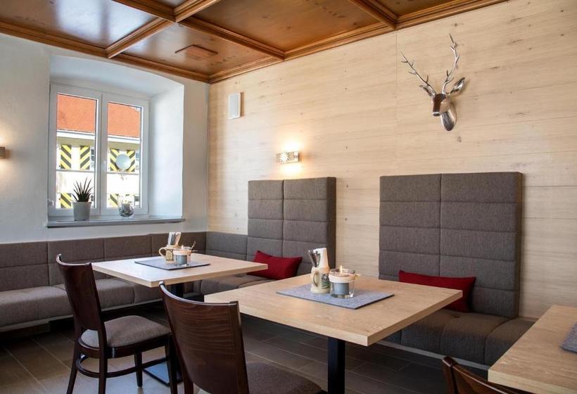 ペンション Schloss Gasthof Sonne