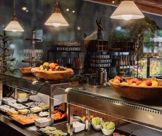 Yachthotel Chiemsee Gmbh