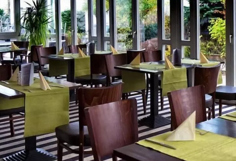 호텔 Ambiente Walldorf