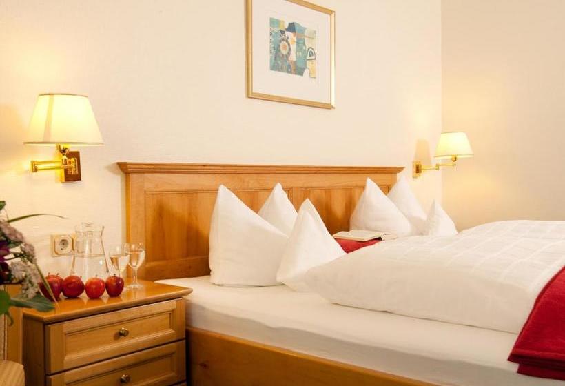 בית מלון כפרי Bayerischer Hof