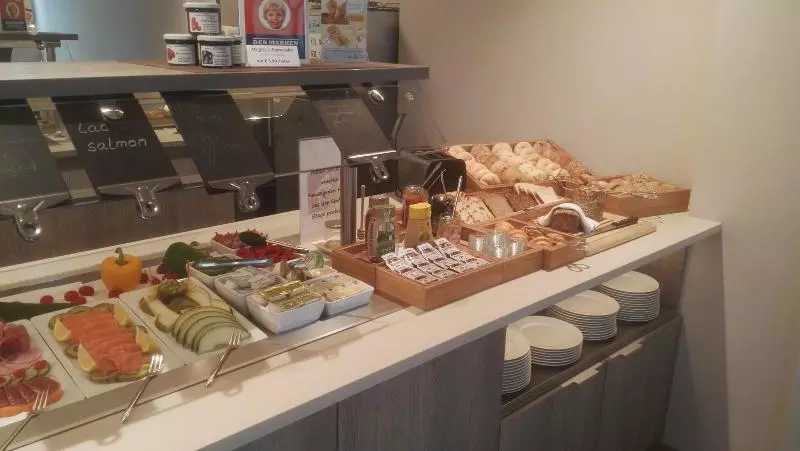 Отель Bonn City