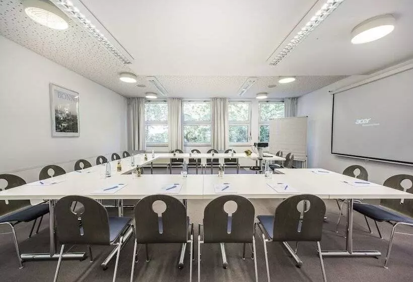 هتل Cjd Bonn Castell