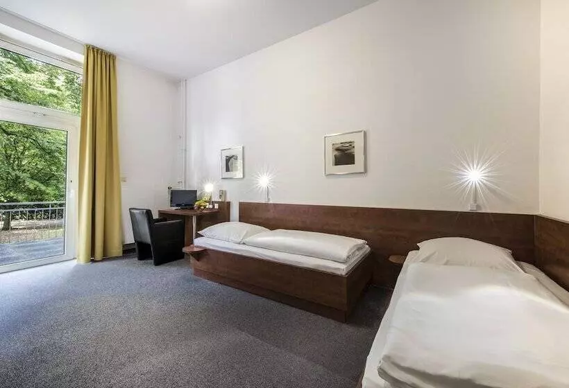 هتل Cjd Bonn Castell