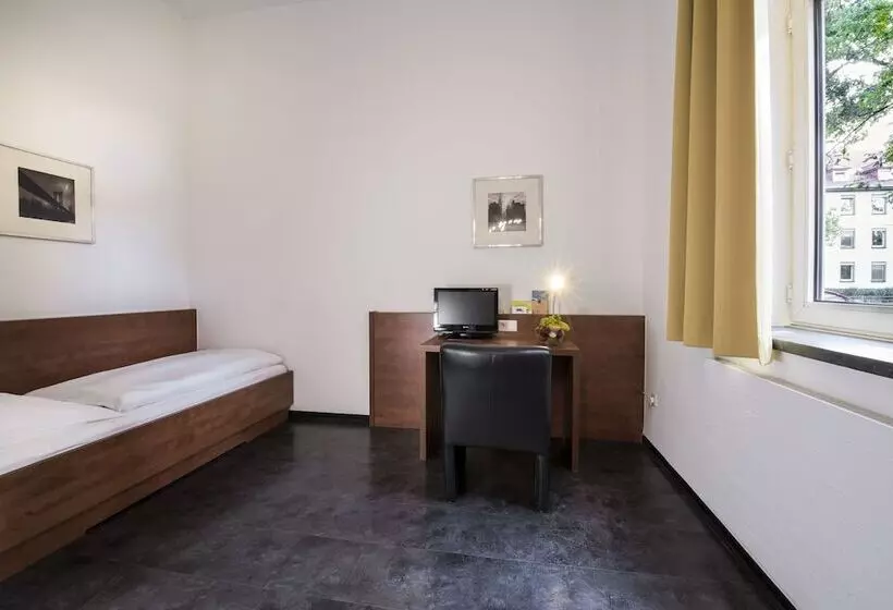 هتل Cjd Bonn Castell