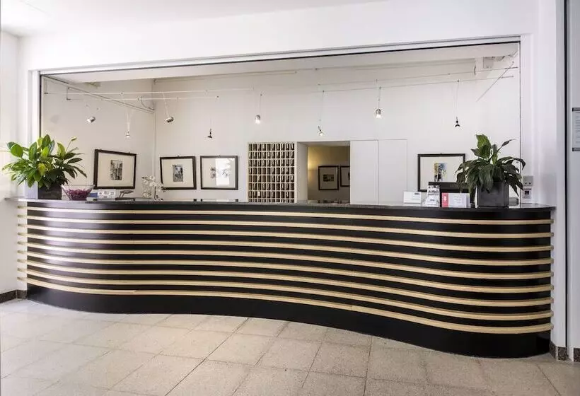 هتل Cjd Bonn Castell