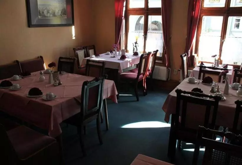 هتل Garni Am Dippeplatz