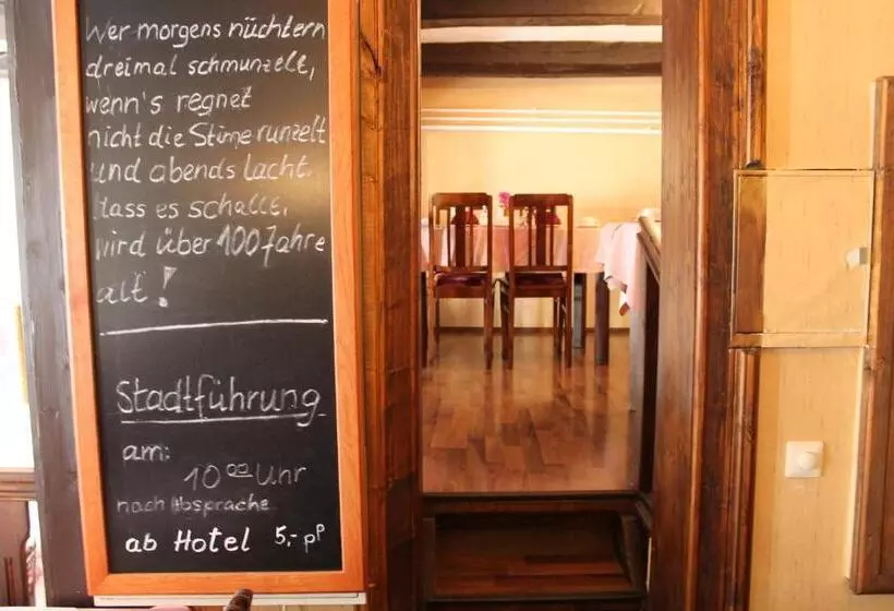 هتل Garni Am Dippeplatz