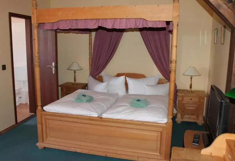 هتل Garni Am Dippeplatz