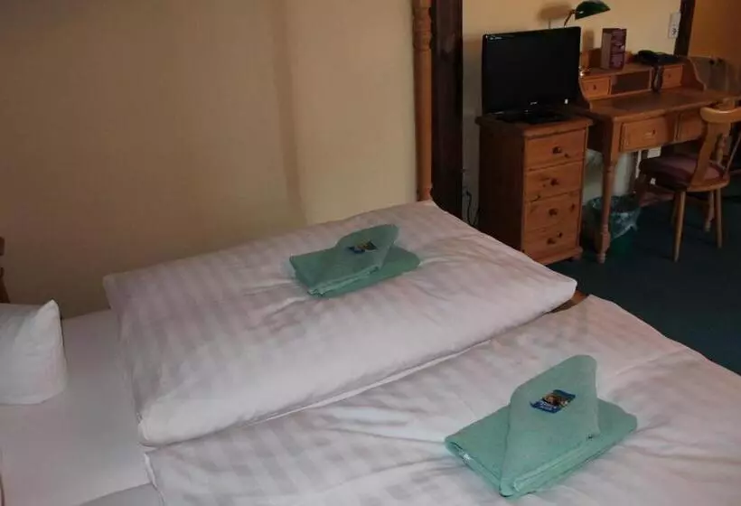 هتل Garni Am Dippeplatz