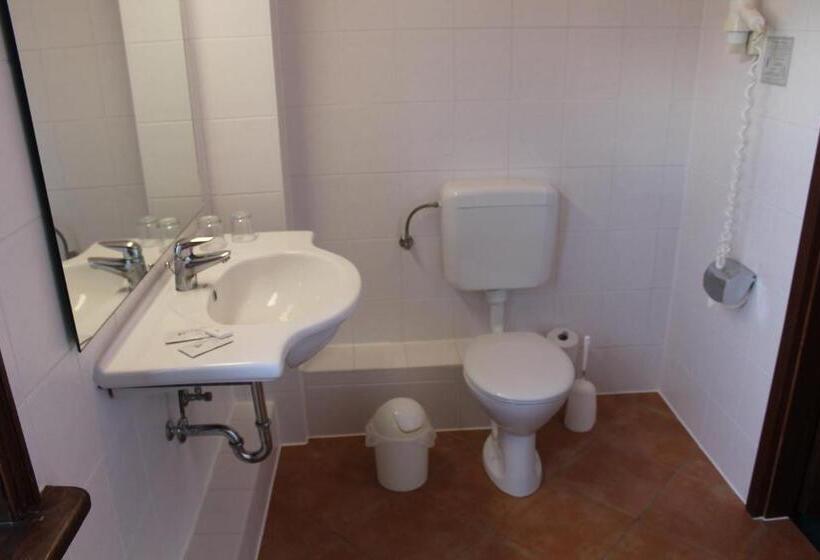 فندق Garni Am Dippeplatz