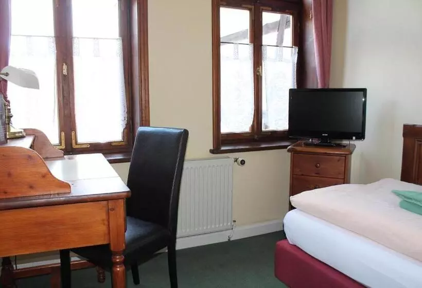 هتل Garni Am Dippeplatz