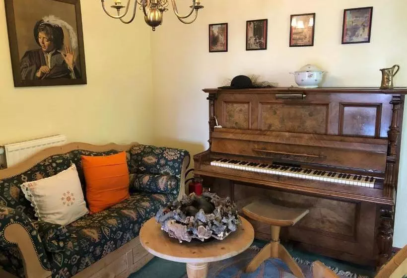 ホテル Garni Tonburg