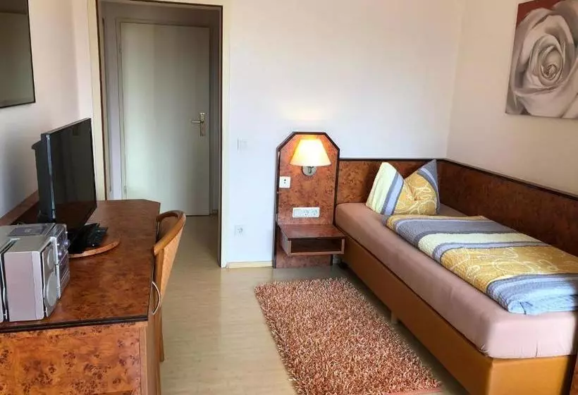 Отель Garni Tonburg