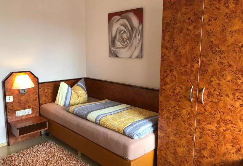 Отель Garni Tonburg