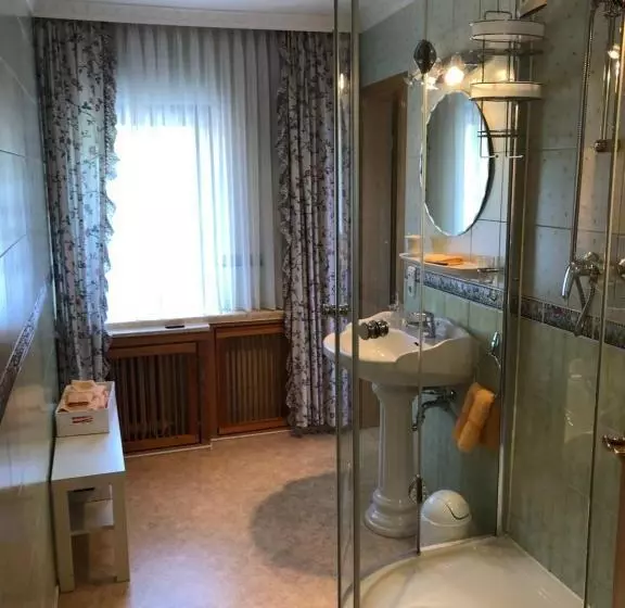 Отель Garni Tonburg