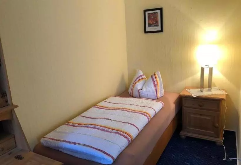 ホテル Garni Tonburg