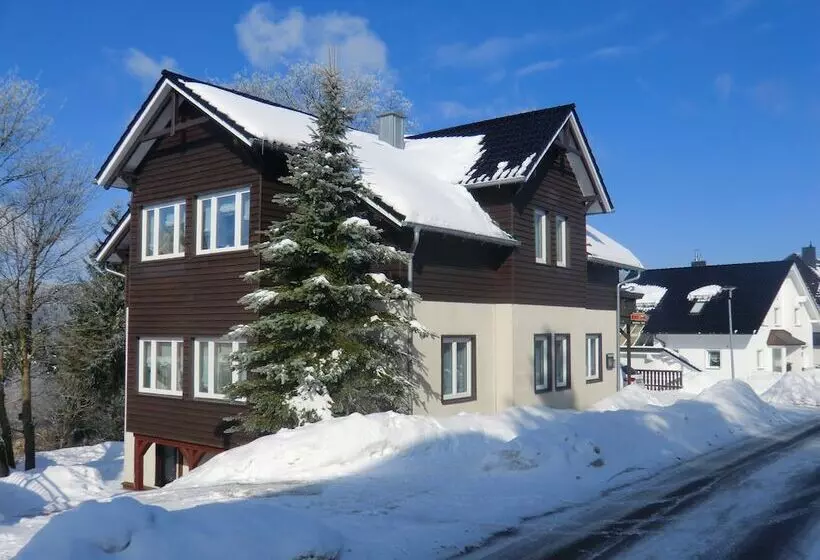 Otel Pension & Ferienwohnung Oberhof 810 M