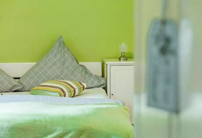 Отель Auszeit Neunkirchen Seelscheid