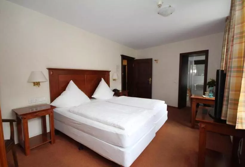 Отель Drei Linden