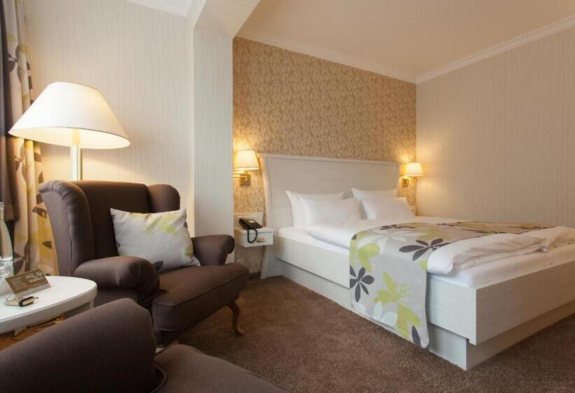 هتل Garni Fürst Von Waldeck