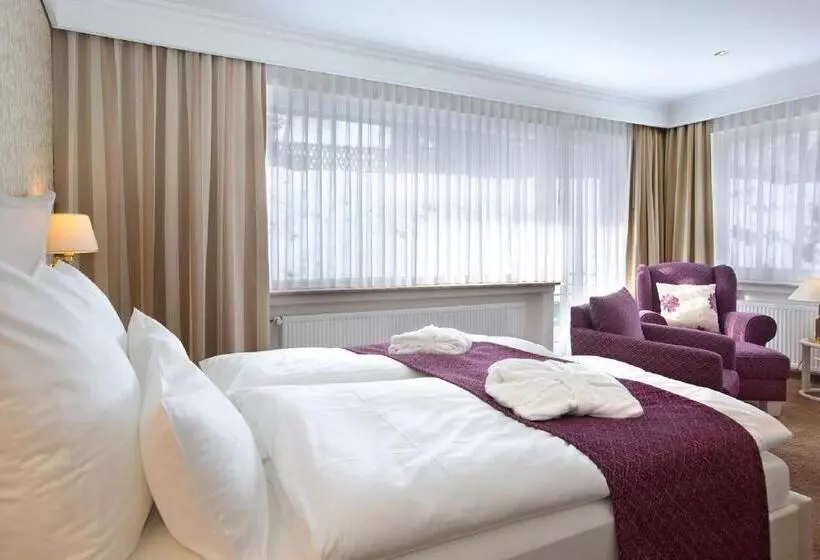 هتل Garni Fürst Von Waldeck