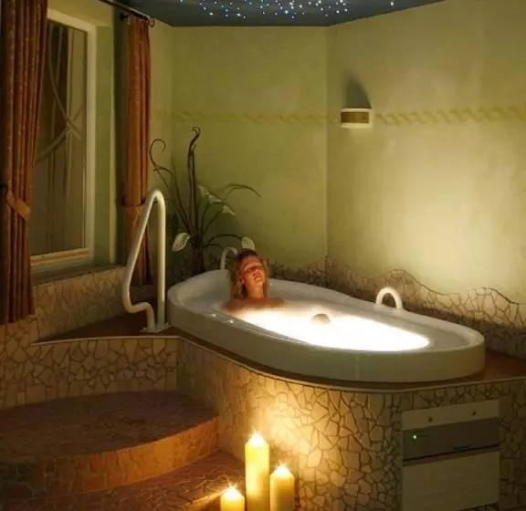 هتل Garni Fürst Von Waldeck