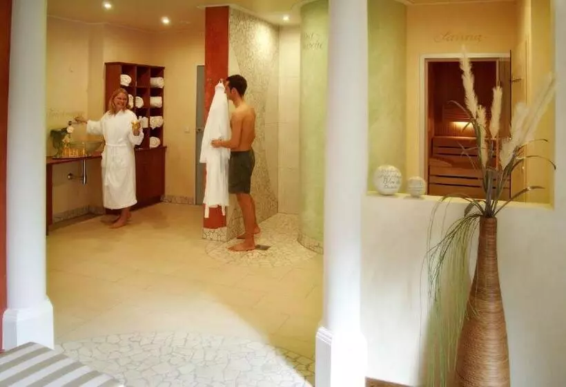 هتل Garni Fürst Von Waldeck