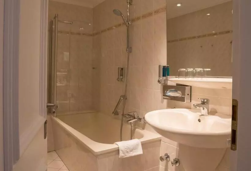 هتل Garni Fürst Von Waldeck