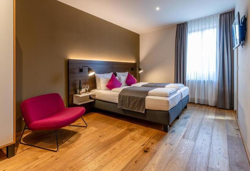 Hotel Müller! Das Weingut & Wein