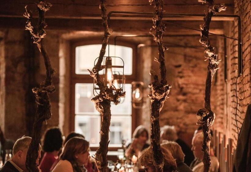 Hotel Müller! Das Weingut & Wein