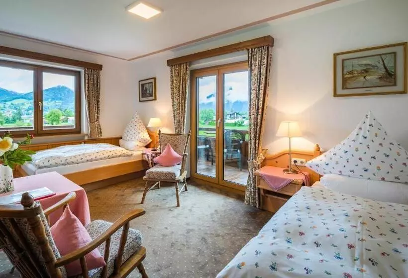 בית מלון כפרי Pension Ostler