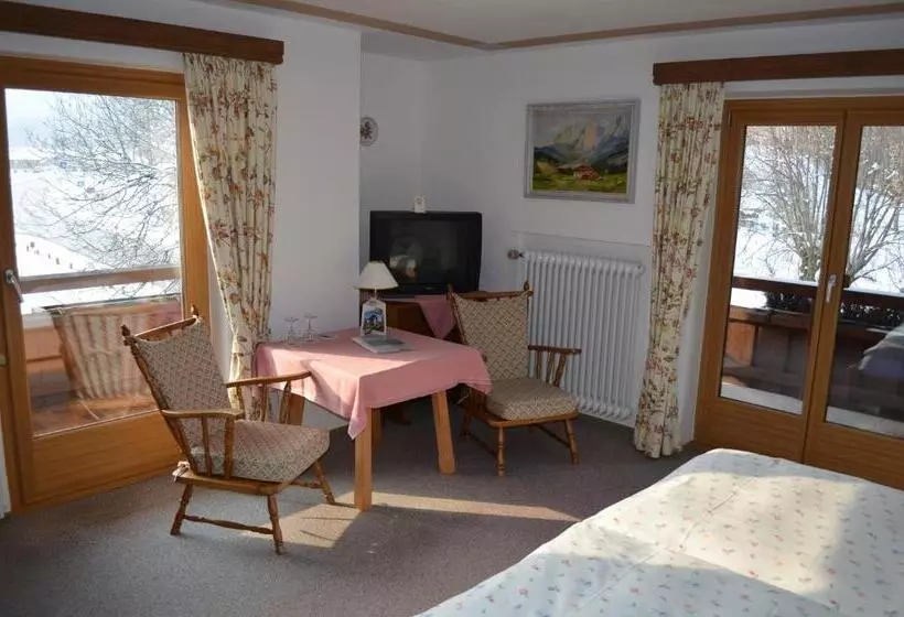 בית מלון כפרי Pension Ostler