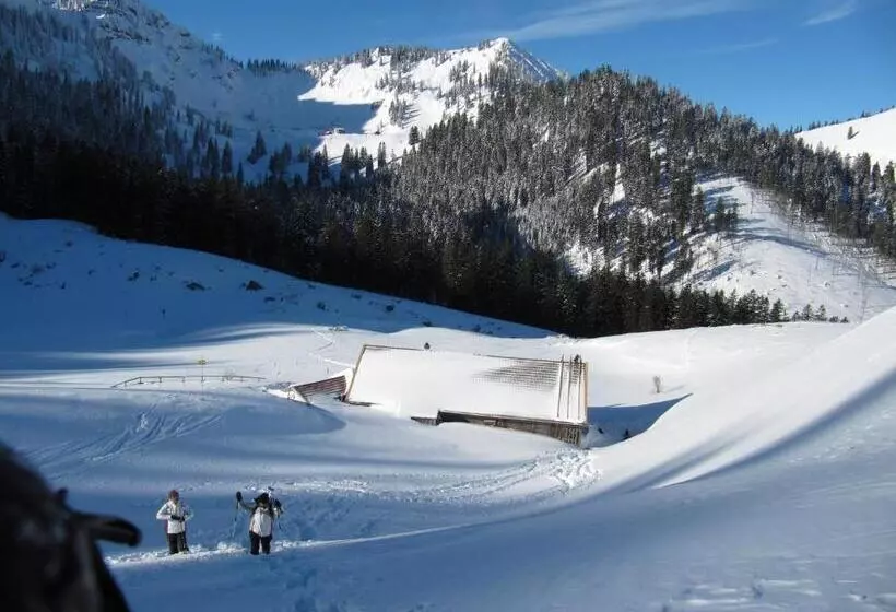 בית מלון כפרי Pension Ostler