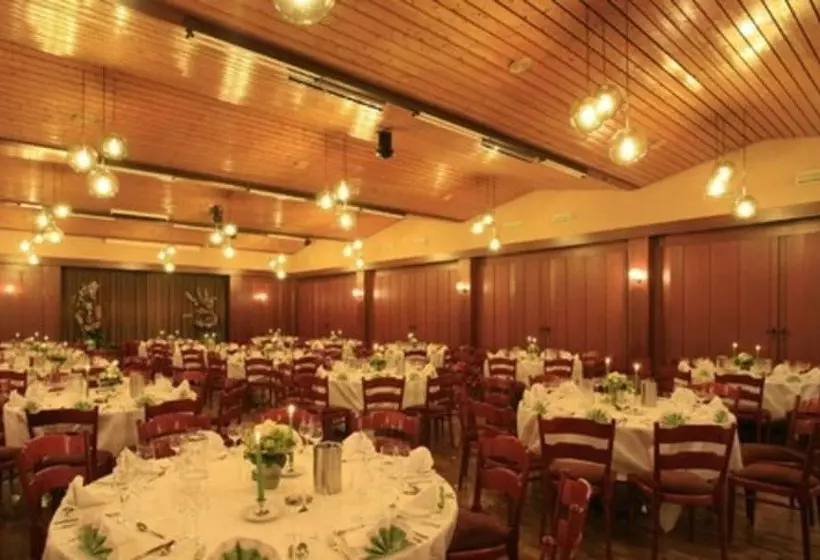 酒店 Restaurant Hartmann