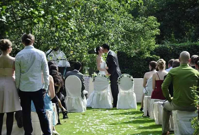 Отель & Restaurant Zum Deutschen Hause